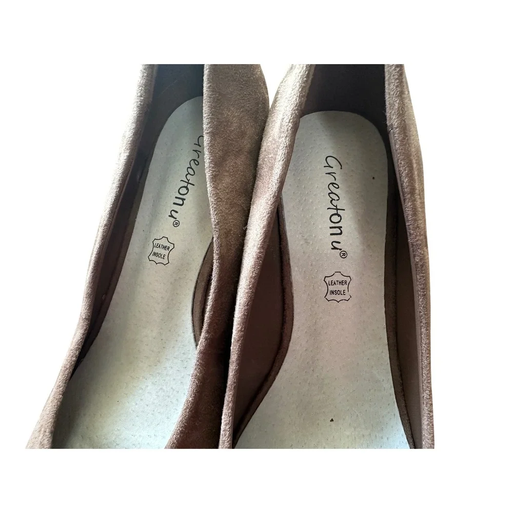 Greaton u Wedge Pumps Womens 10 Taupe Brown Suede‎ Round Toe Heels Excellent